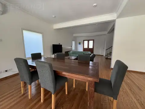 Casa 4 ambientes con 3 baños