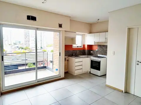 Departamento en Alquiler en Parque Chacabuco, $ 650.000