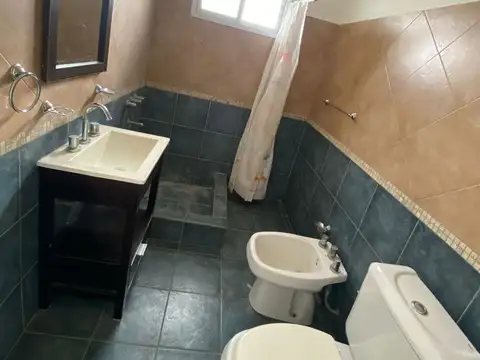 ALQUILER 24 MESES. DEPTO 3 AMB CON ESPACIO DE COCHERA. BAHIA BLANCA Y ALBERTI.