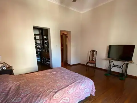 Venta Laprida 1089 Piso exclusivo Cuatro dormitorios.Cochera