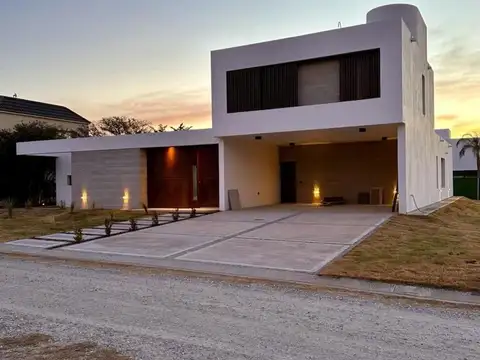 Casa en Venta en San Antonio de Arredondo, USD 370.000