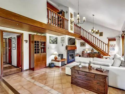 Casa en Alquiler en Pinares, USD 5.900