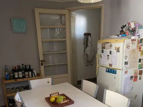 Venta en block: Casa en venta - 3 Dormitorios 1 Baño   2 Locales de 20 y 40 m2   depto en PB- Tandil