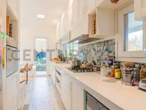 Venta de increible Casa en Campos de Roca I