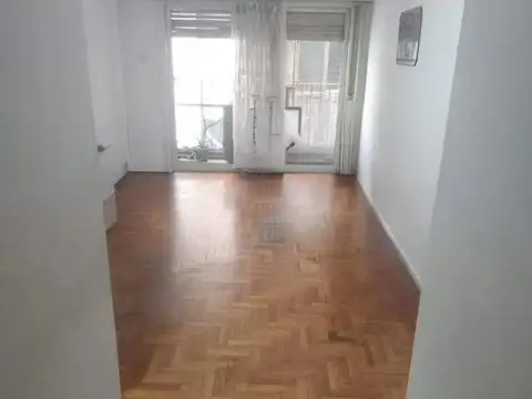 Semipiso de 60 m² 3 Ambientes con Dependencia - Venta en Vil