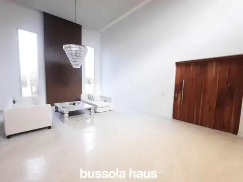 Casa en Alquiler de 5 dormitorios