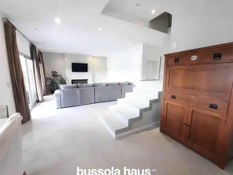 Casa en Alquiler en Villanueva, USD 4.200