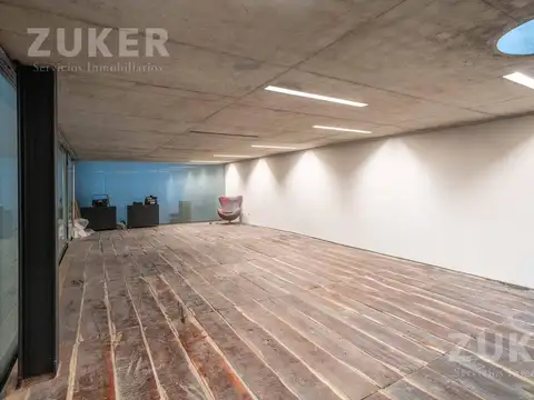 Oficina en Alquiler con 6 cocheras