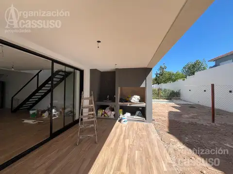 Depto Tipo Casa en Venta en Barrio Aleman, USD 325.000