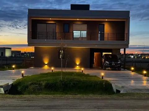 CASA EN ALQUILER A LA LAGUNA