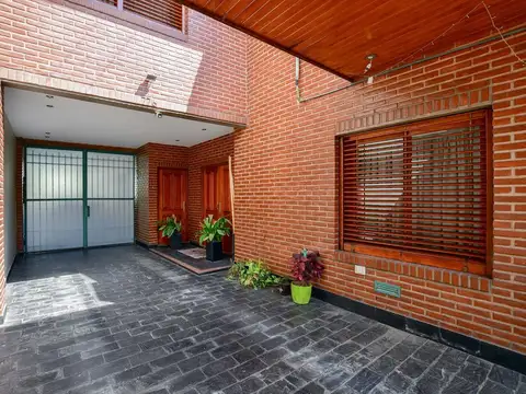 CASA EN VENTA TOLOSA 3 DORMITORIOS APTO BANCO