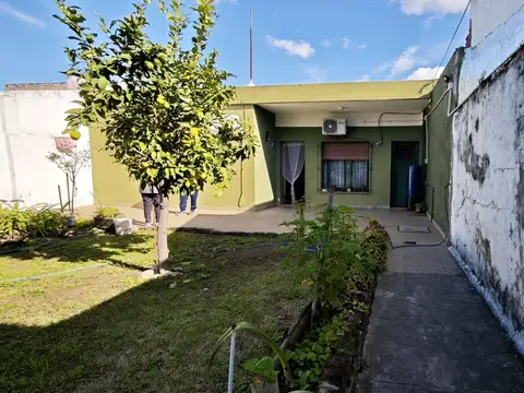PH en Venta 3 Ambientes Lomas del Mirador con Jardín y Parrilla