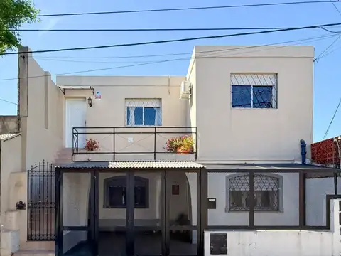 CASA PB 2 DORMITORIOS EN VENTA C/PATIO ECHESORTU