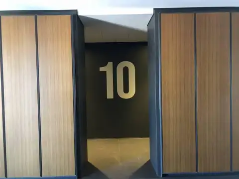 Oficina en Alquiler con 9 cocheras