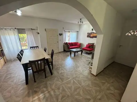 Casa en Venta con 3 cocheras
