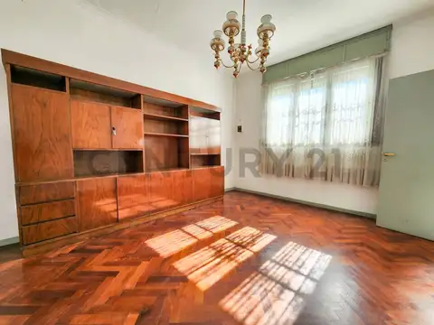 VENTA CASA DE 3 AMBIENTES | LOCAL COMERCIAL | TERRAZA | QUINCHO | COCHERA | PATI