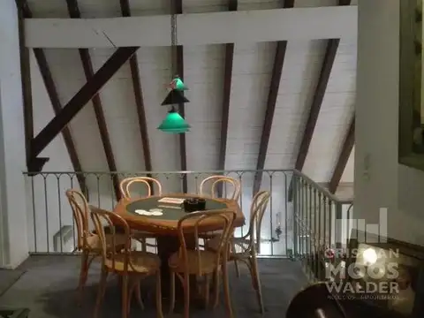 Casa en Venta con 2 cocheras