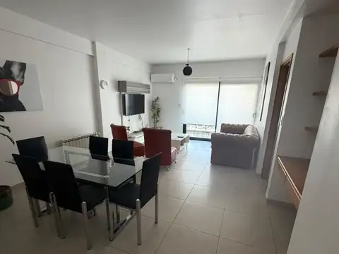 Departamento de 2 dormitorios con cochera en venta en La Plata sobre Calle 49 [Cod: 2852-450]