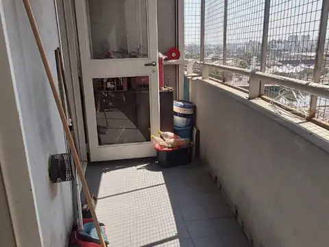 DEPARTAMENTO 3 AMBIENTES CON BALCÓN. MANUEL ESTEVEZ 147 AVELLANEDA (TORRES PUEYRREDON)