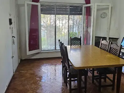 Casa 3 ambientes   local y cochera