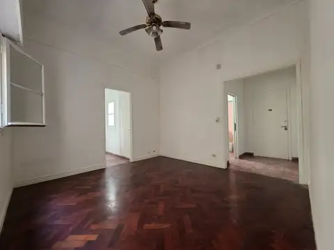 VENTA. PH 3  AMBIENTES. BOEDO. CABA