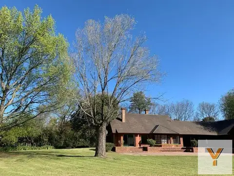 Casa en Venta con 15 cocheras