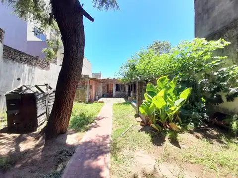 Venta Casa Lote Propio 2 Plantas - con patio y pileta