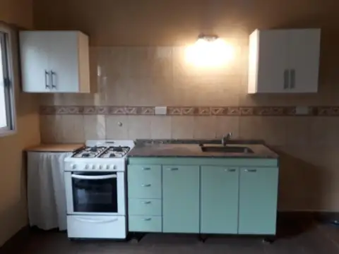 Depto Tipo Casa 2 ambientes con 1 baño