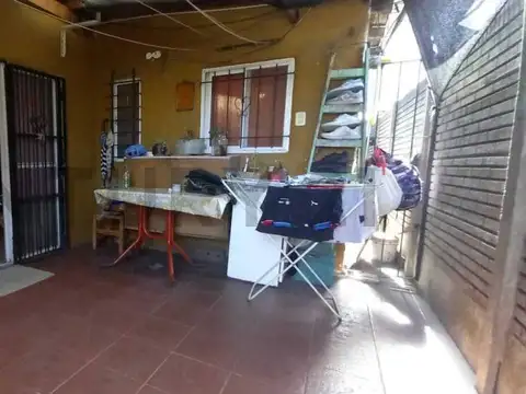 VENTA PH 5 AMBIENTES CON PATIO, CASEROS - PERMUTA