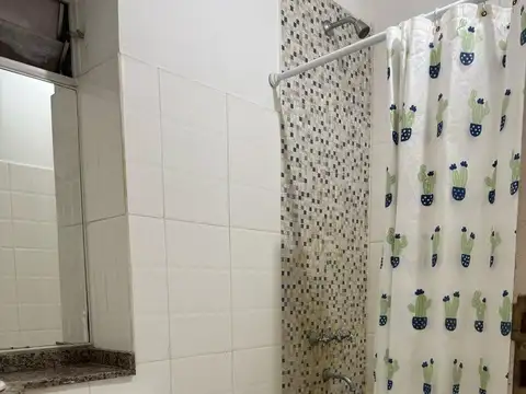 Casa 7 ambientes con 4 baños