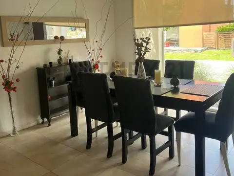 Casa en venta en California Village, Pilar