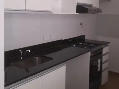 Departamento en Alquiler en Coghlan, $ 1.100.000