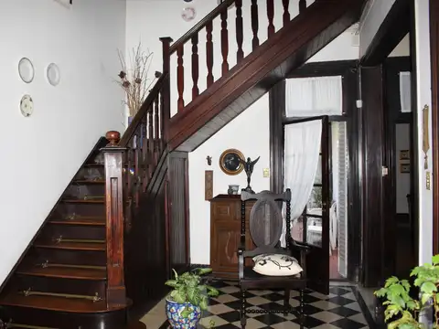 Casa en Venta en Plaza Moreno, USD 240.000