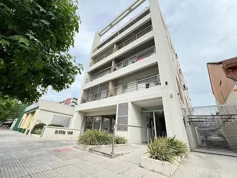 DEPARTAMENTO 2 AMBIENTES AMPLIO CON BALCON Y COCHERA