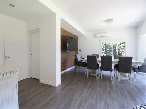 Depto Tipo Casa en Venta con 1 cocheras