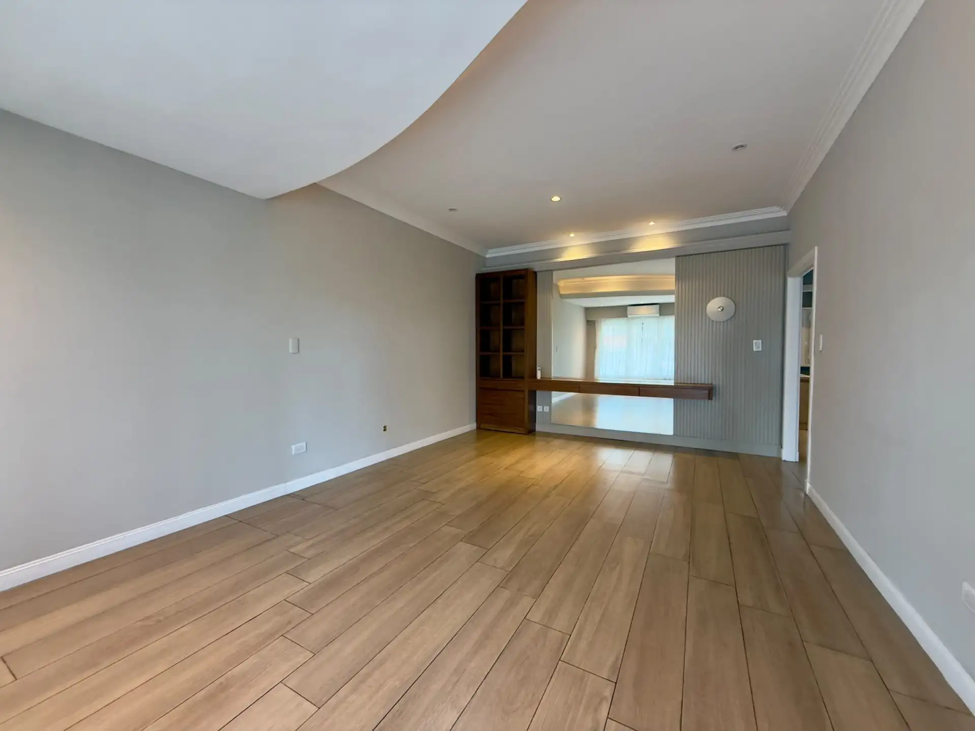 Chalet 3 amb. a estrenar con parque y garage - Buenos Aires y Laprida
