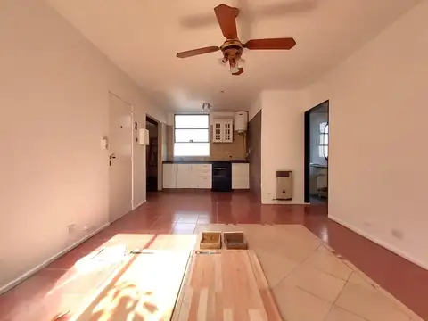 Primera Junta 480 , Piso 1