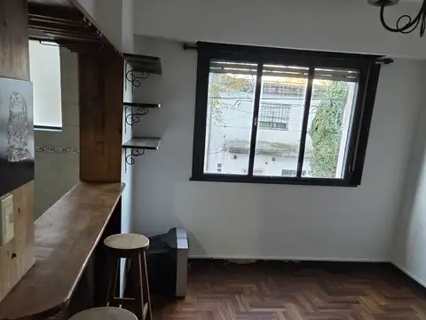 Florida Departamento 2 ambientes en alquiler 1er piso por escalera