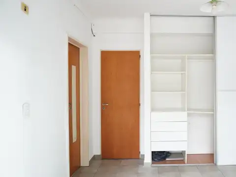 Lafuente 200, Piso 1