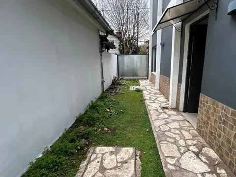 Depto Tipo Casa en Alquiler de 2 dormitorios