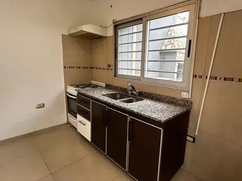 Depto Tipo Casa en Alquiler con 1 cocheras