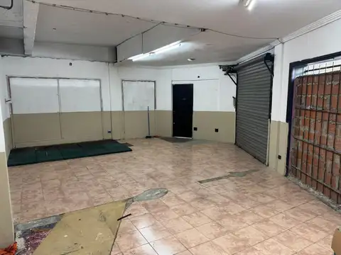 Local en Alquiler en Castelar Norte, $ 700.000