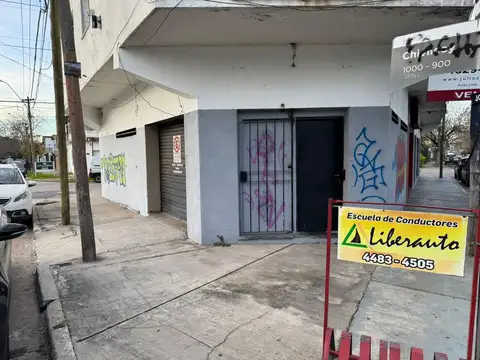 Local en alquiler apto cochera o deposito Castelar Norte