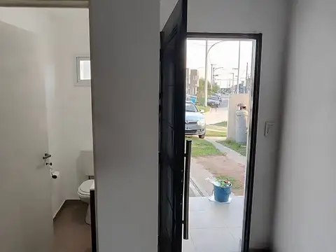 Casa 3 ambientes con 1 baño