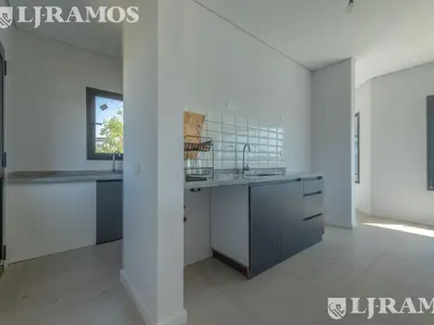 Casa en Alquiler con 1 cochera