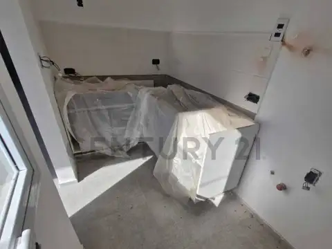 Juan Domingo Peron 200, Piso 0