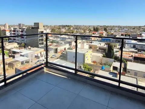 Leon Guruciaga 200, Piso 5