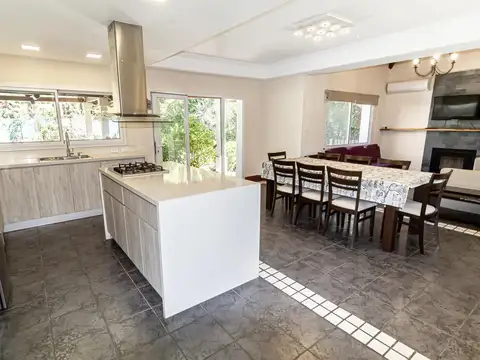 Casa, 3 dormitorios, cochera, pileta, Barrio Cerrado Roldan, Venta
