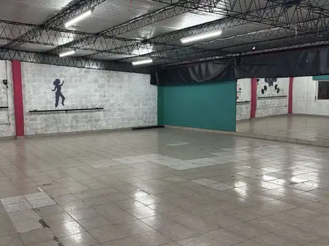Local en Alquiler en Lanus Este, $ 550.000