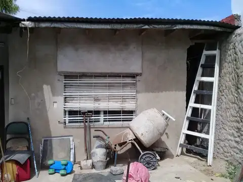 CASA A REMODELAR EN VENTA EN FLORECIO VARELA